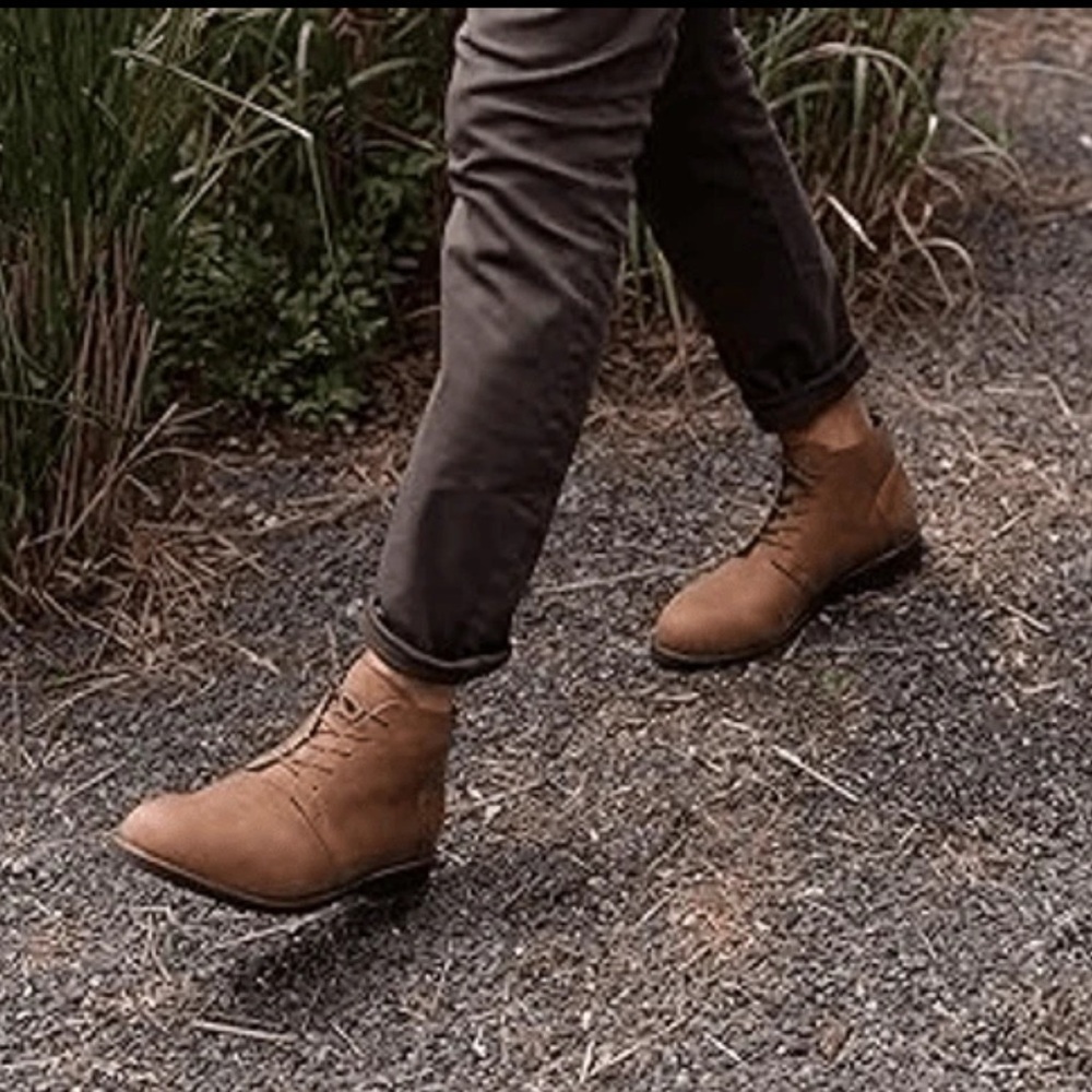 Nisolo size 7 leather booties